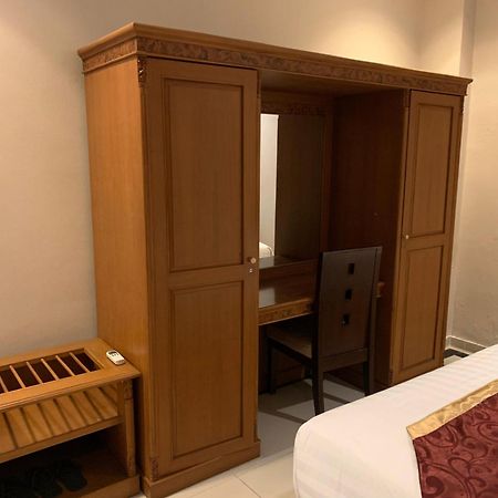 Enhaii Hotel Bandung Buitenkant foto
