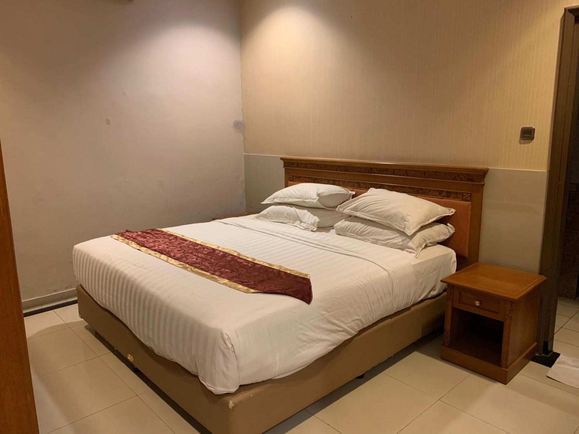 Enhaii Hotel Bandung Buitenkant foto