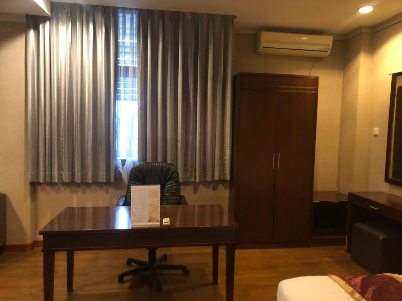 Enhaii Hotel Bandung Buitenkant foto