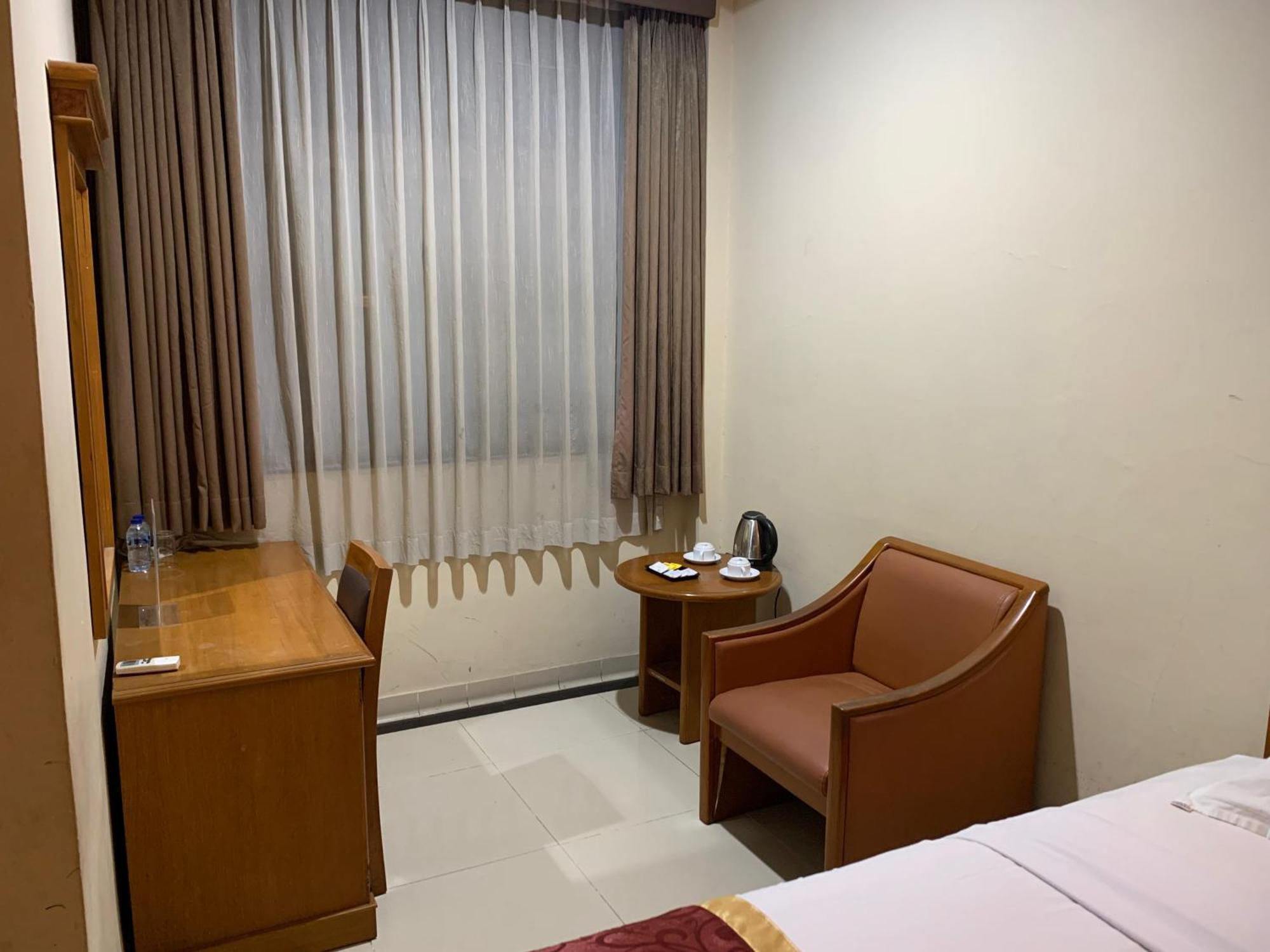Enhaii Hotel Bandung Buitenkant foto
