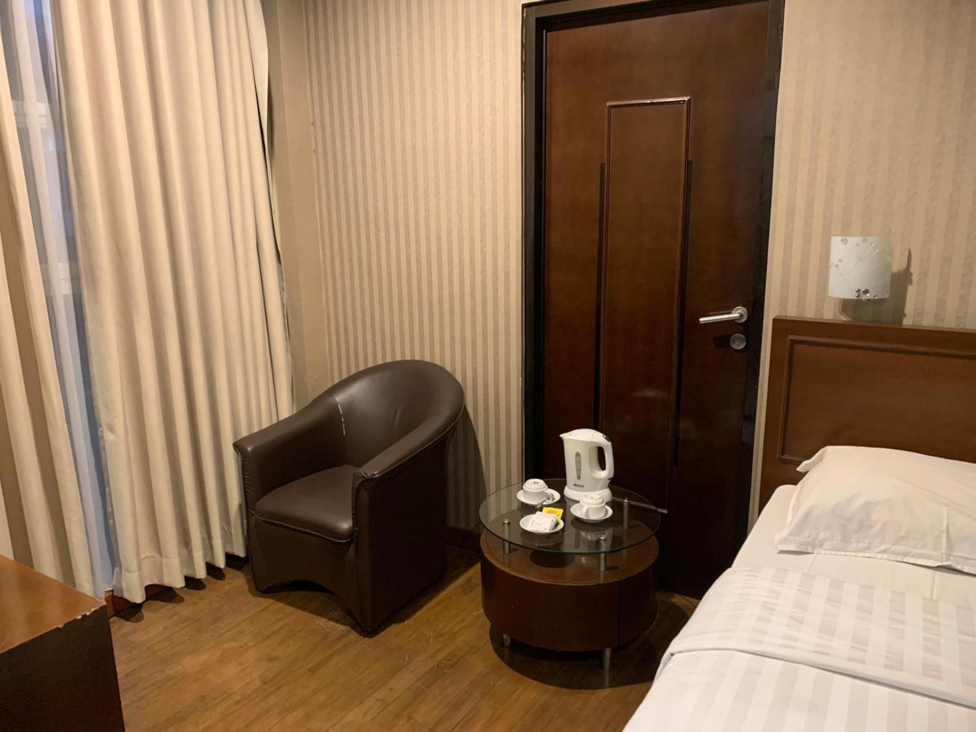Enhaii Hotel Bandung Buitenkant foto
