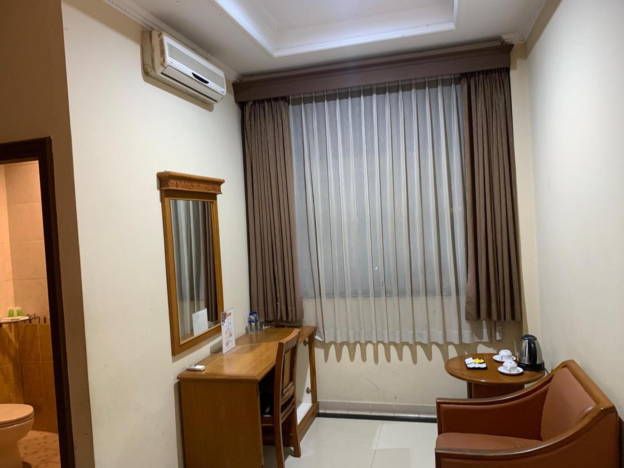 Enhaii Hotel Bandung Buitenkant foto