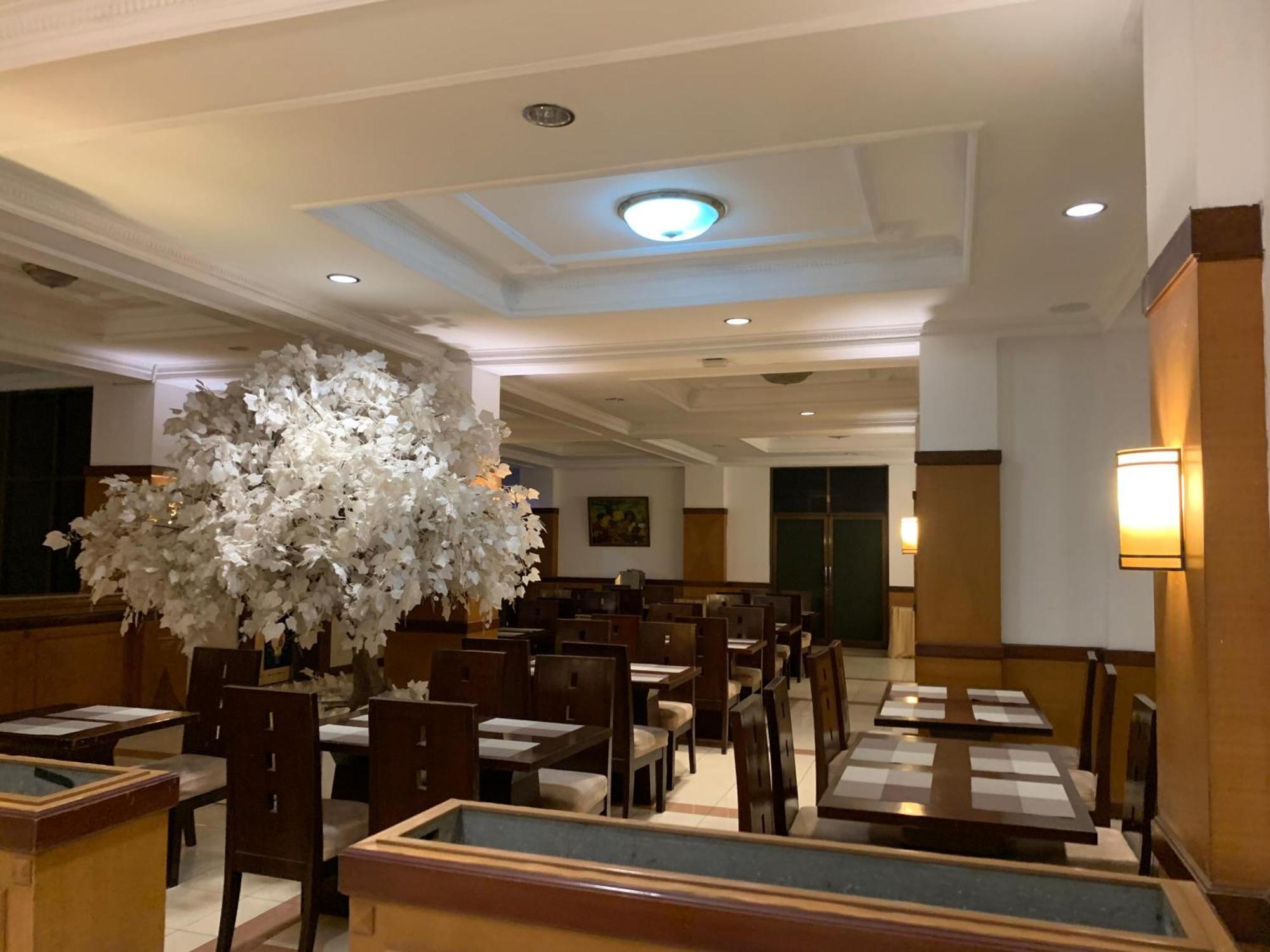 Enhaii Hotel Bandung Buitenkant foto
