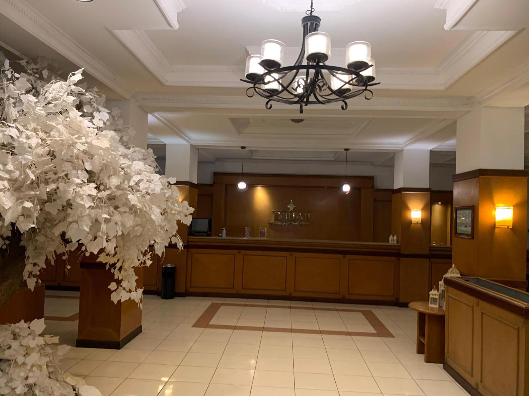 Enhaii Hotel Bandung Buitenkant foto