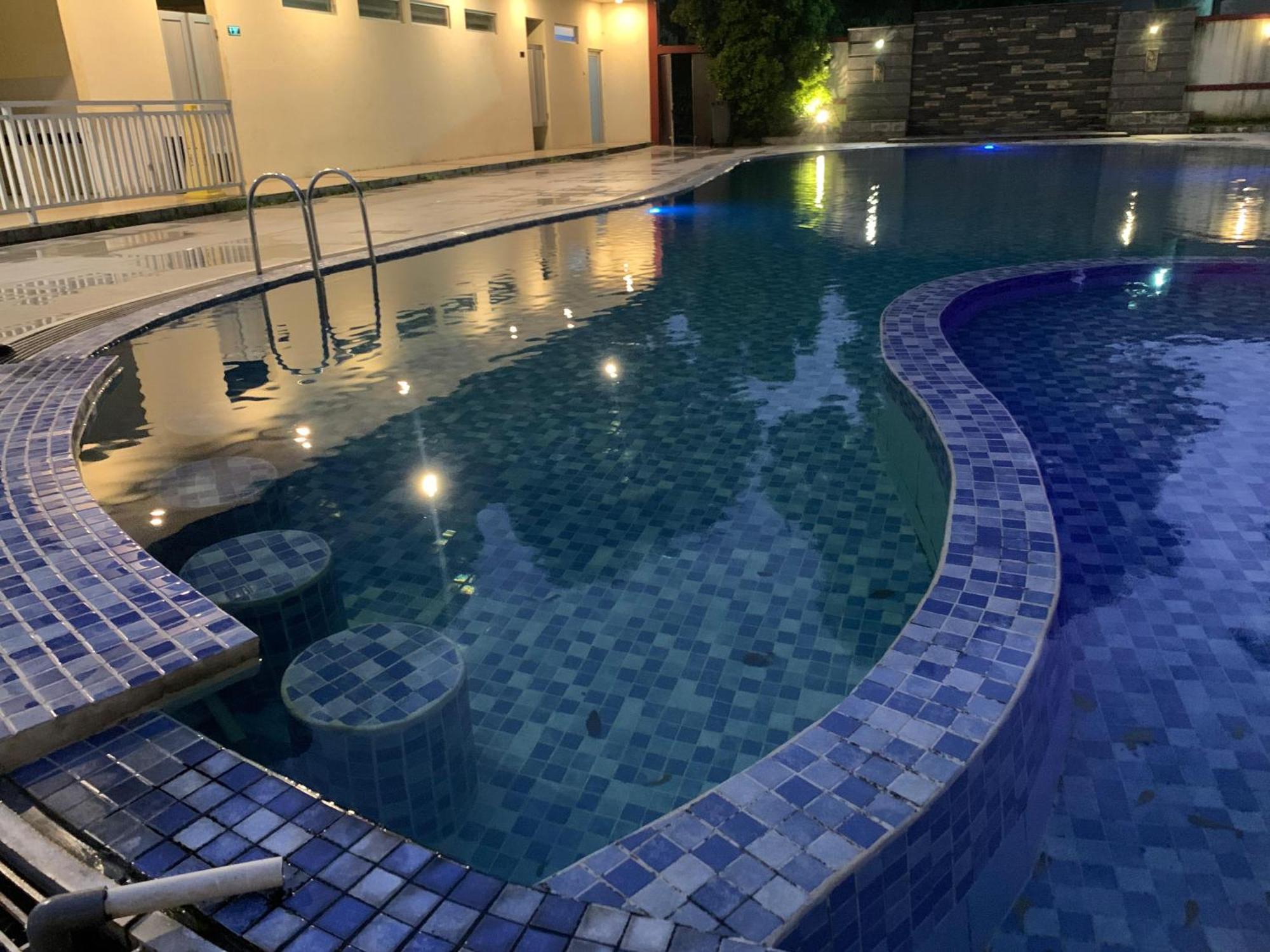 Enhaii Hotel Bandung Buitenkant foto