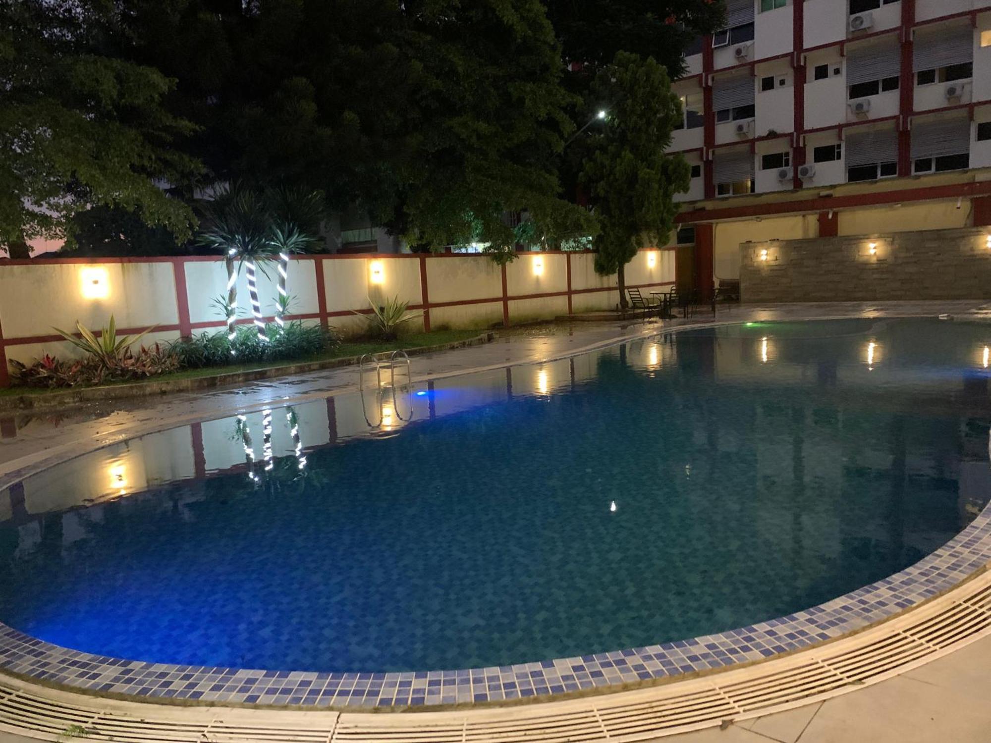 Enhaii Hotel Bandung Buitenkant foto